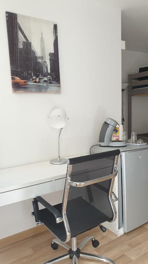 Chambres Poitiers Centre Ville - Salle De Bain, Refrigerateur, Tv Et Machine A Cafe Privatifs - Cuisine Commune - Terrasse - Hotel De Ville A 200M Exterior foto