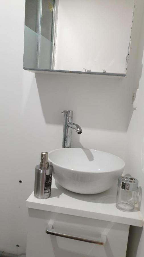 Chambres Poitiers Centre Ville - Salle De Bain, Refrigerateur, Tv Et Machine A Cafe Privatifs - Cuisine Commune - Terrasse - Hotel De Ville A 200M Exterior foto