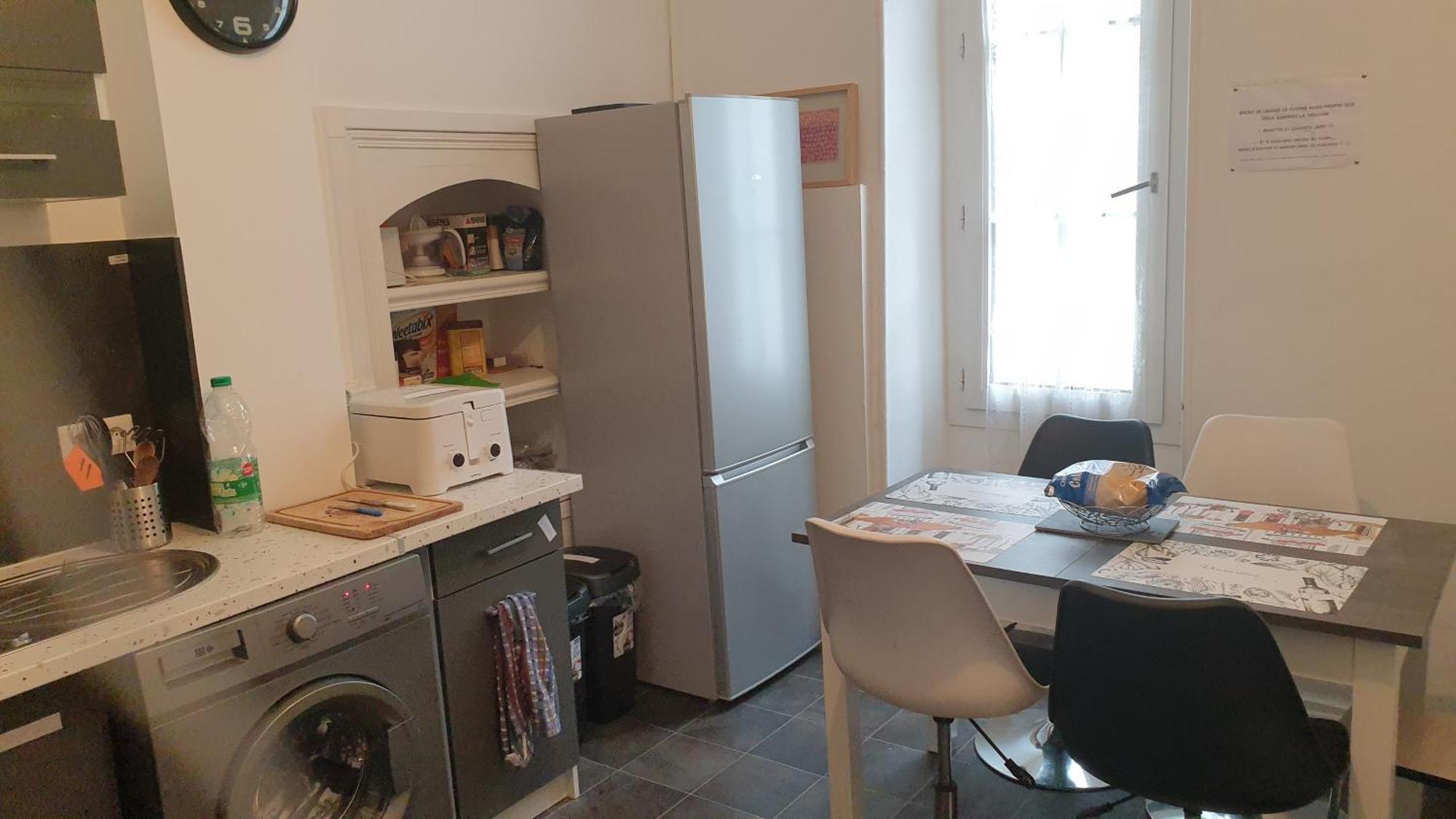 Chambres Poitiers Centre Ville - Salle De Bain, Refrigerateur, Tv Et Machine A Cafe Privatifs - Cuisine Commune - Terrasse - Hotel De Ville A 200M Exterior foto