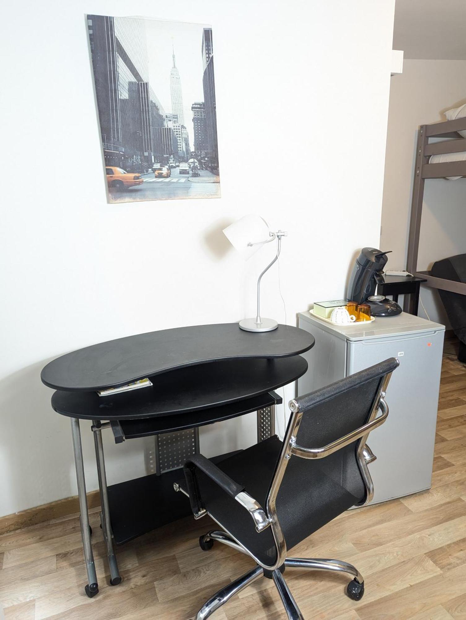 Chambres Poitiers Centre Ville - Salle De Bain, Refrigerateur, Tv Et Machine A Cafe Privatifs - Cuisine Commune - Terrasse - Hotel De Ville A 200M Exterior foto