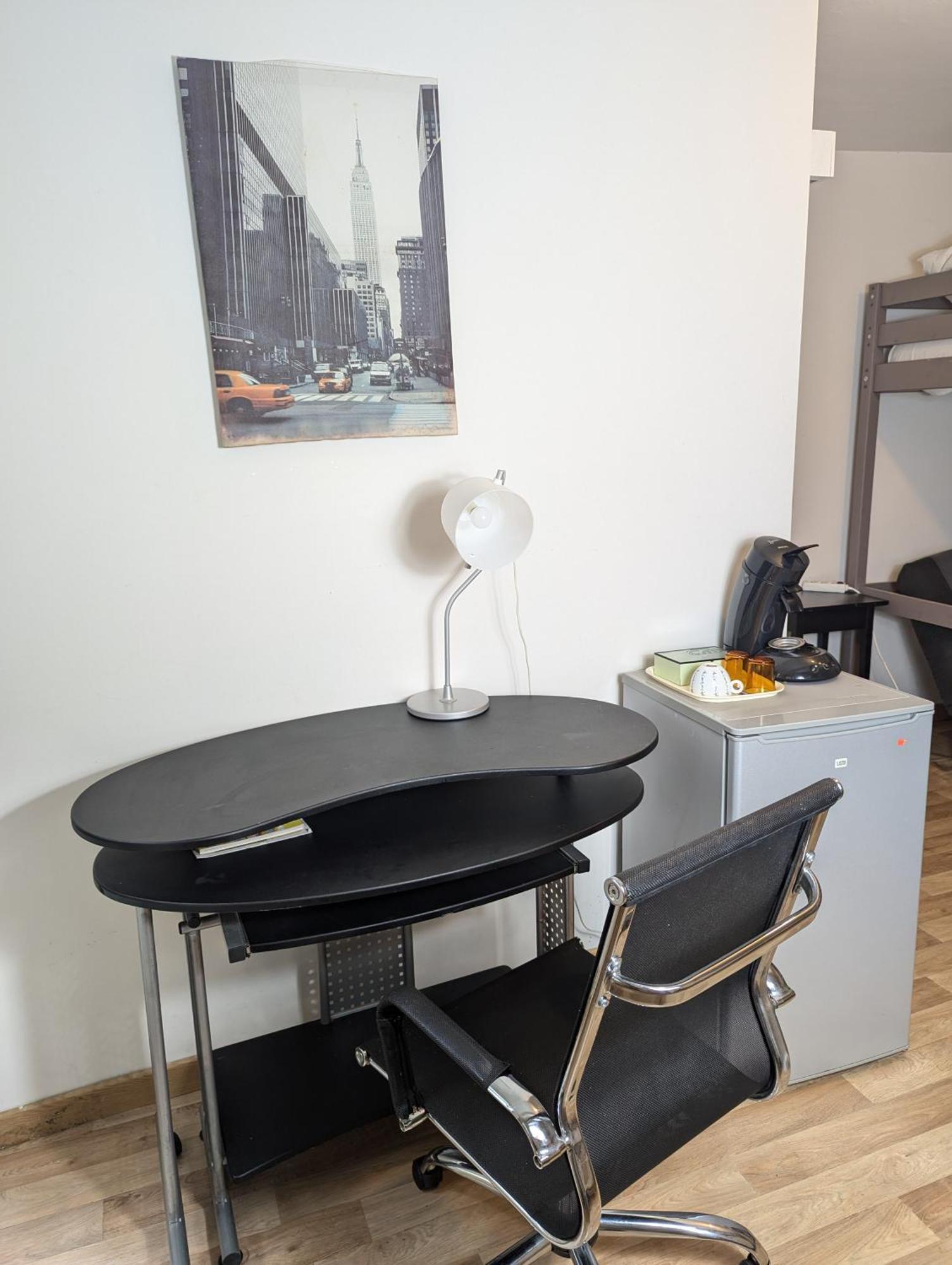 Chambres Poitiers Centre Ville - Salle De Bain, Refrigerateur, Tv Et Machine A Cafe Privatifs - Cuisine Commune - Terrasse - Hotel De Ville A 200M Exterior foto
